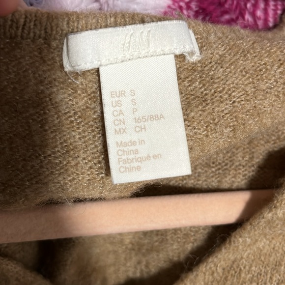 H&M V-NECK SWEATER - Picture 5 of 9